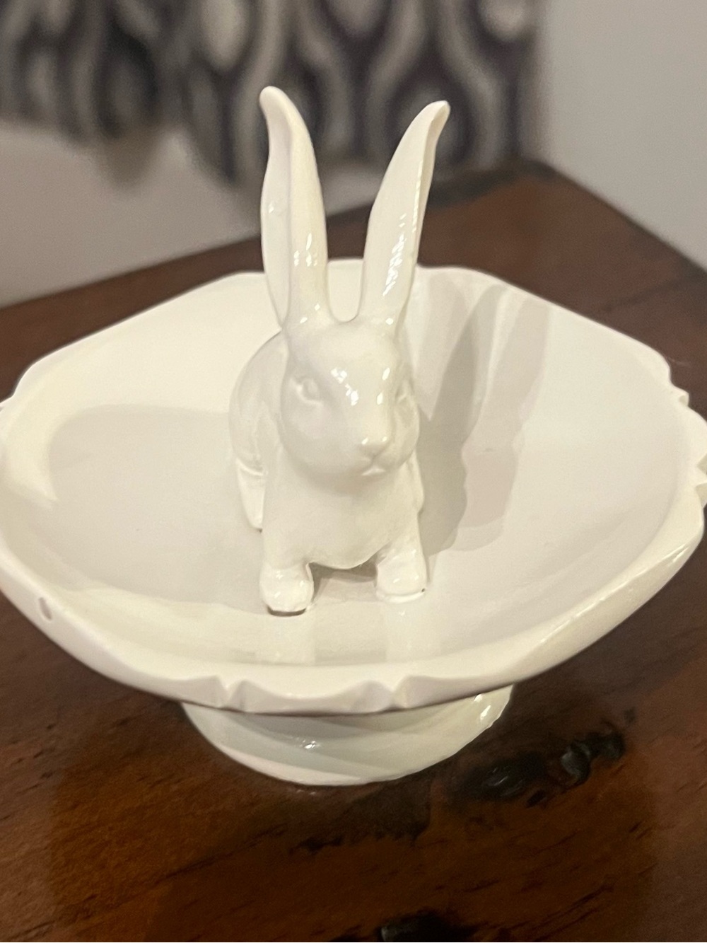 White Glossy Ceramic Bunny Rabbit Decorative Round Ring Dish